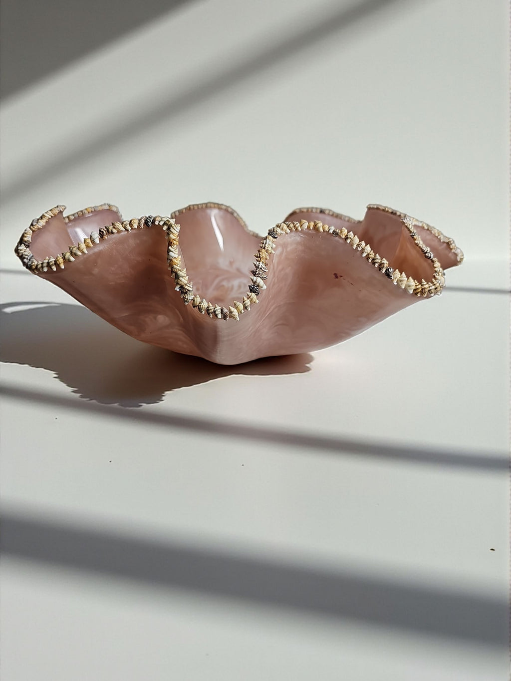Fluted edge with seashells Decorative Bowl