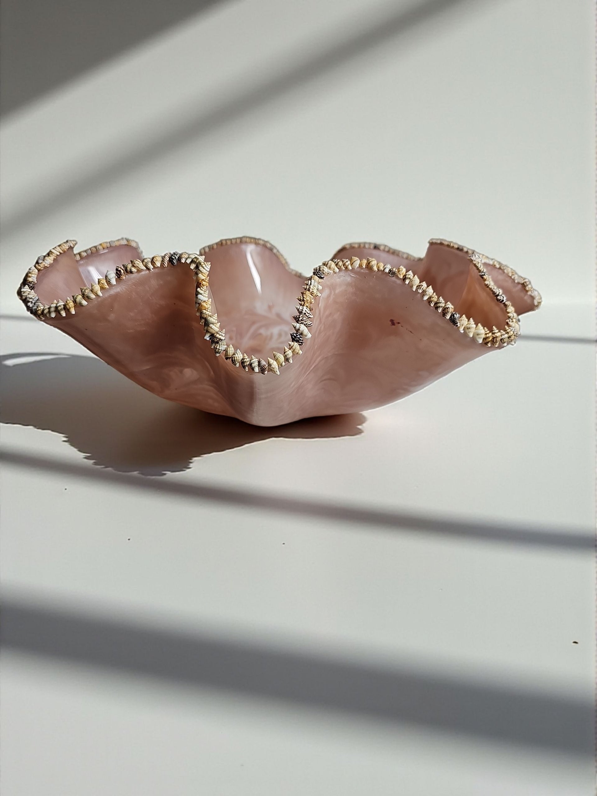 Fluted edge with seashells Decorative Bowl